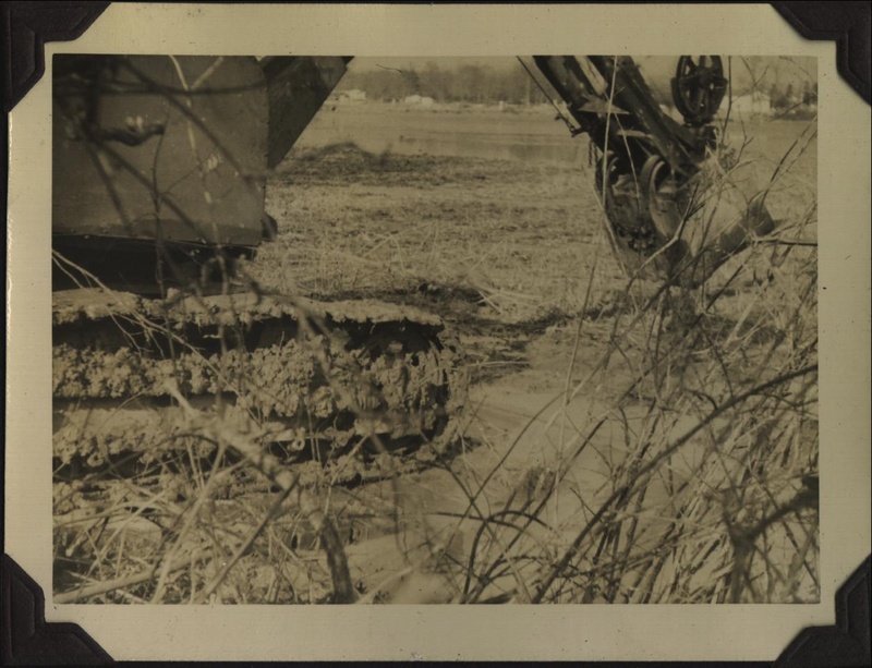 WWII shovel bucket