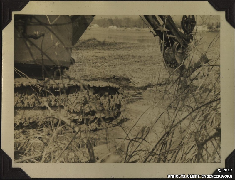 WWII shovel bucket